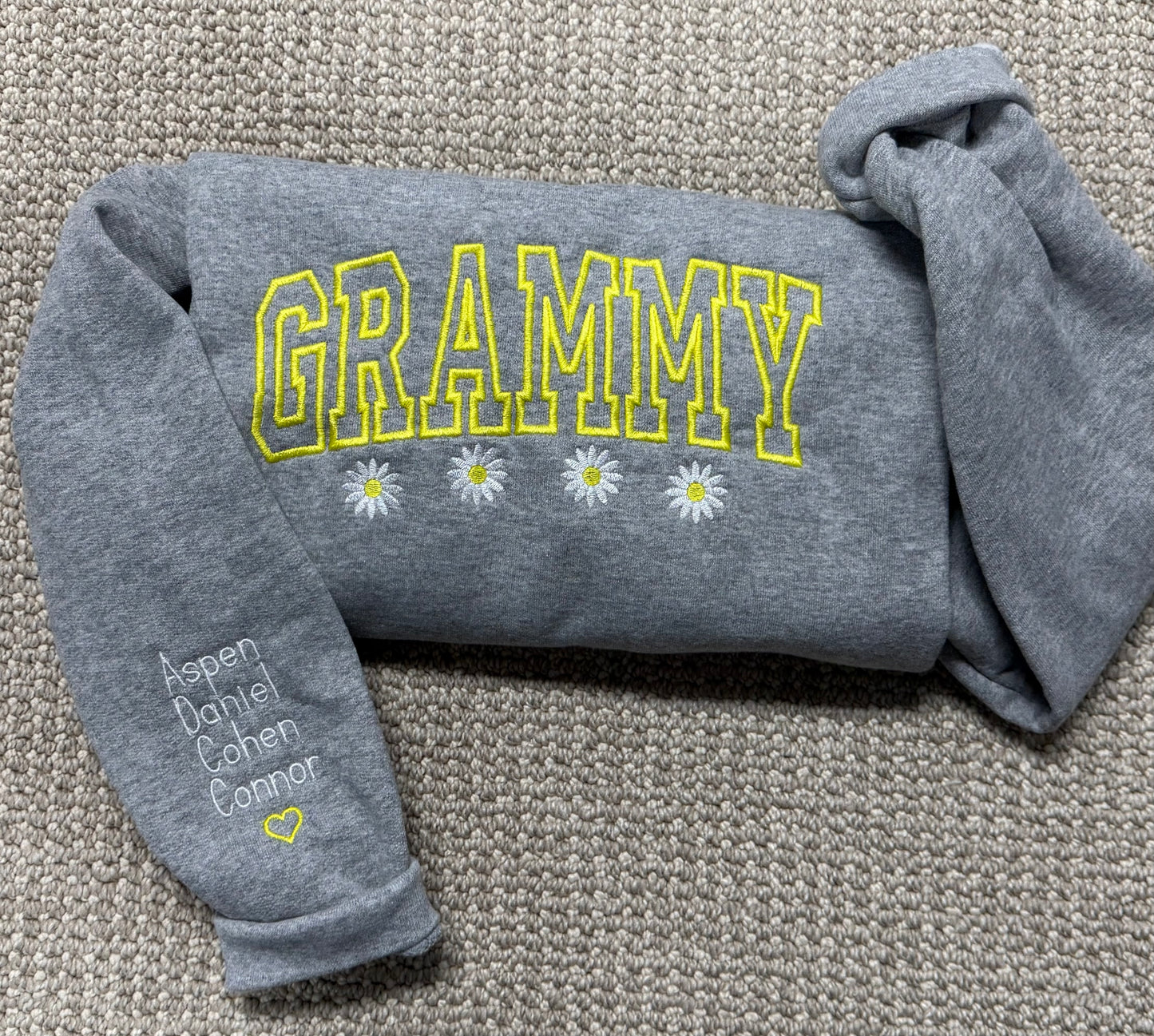 Customized Daisy Embroidered Crewneck